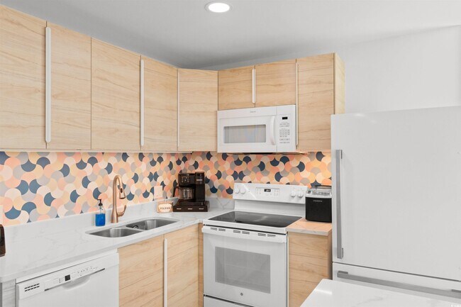 Building Photo - 1500 Cenith Dr