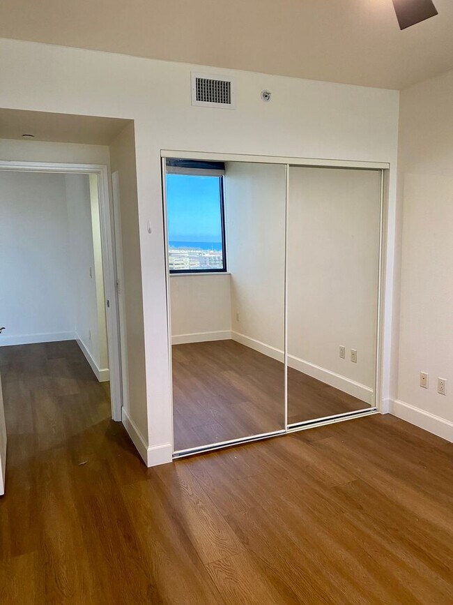 Building Photo - Keola Lai - Spacious 2/2/2 in Kakaako