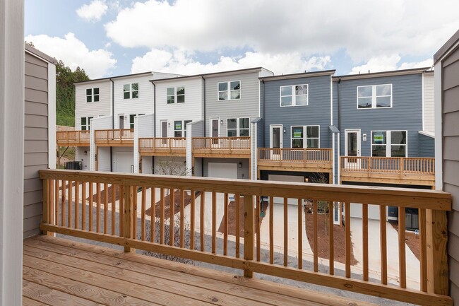 Building Photo - Newly Constructed 2/4 Townhome Directly on...