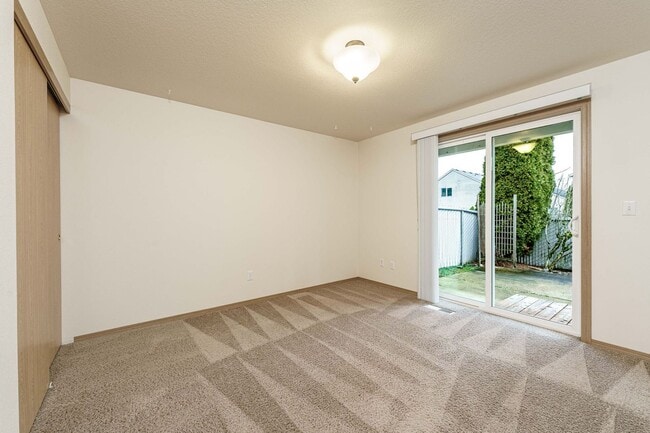 Building Photo - Bright Single-Level Vancouver Home with Garage, In-Unit Laundry, and Private Patio