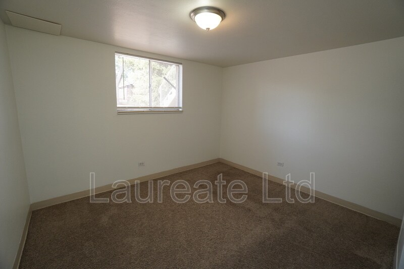 Building Photo - 5550 W 3rd Pl