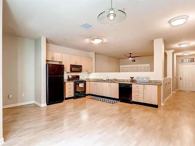 Building Photo - Downtown San Diego Urban Oasis – Available Now!