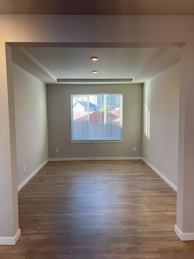 Building Photo - 2122 83rd Ave E