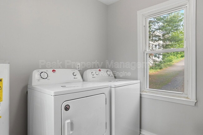 Building Photo - 2307 Providence Creek Rd