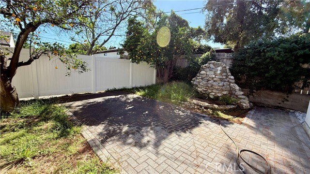 Building Photo - 17438 1/2-17432 Horace St