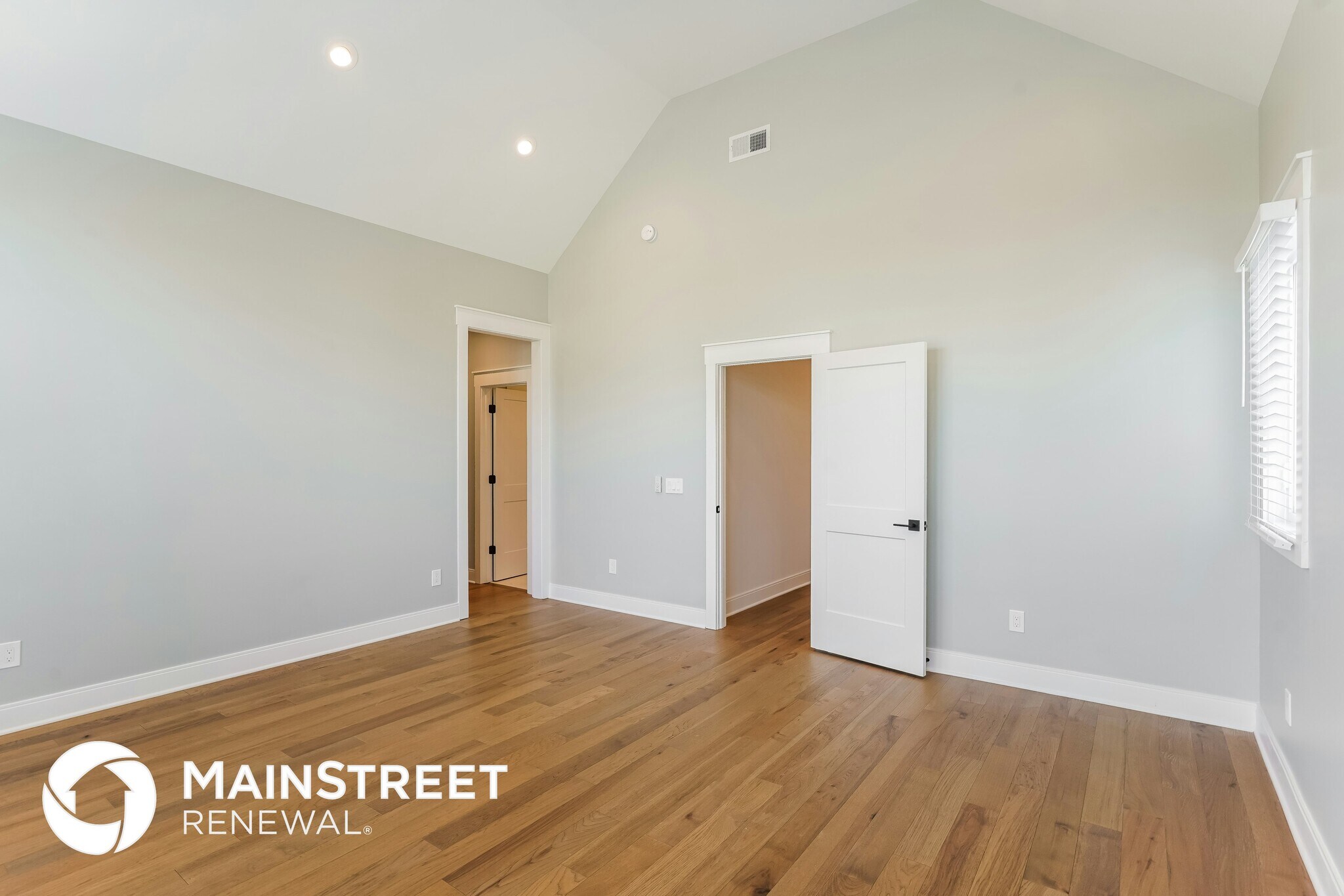 Building Photo - 606 26th Ave N