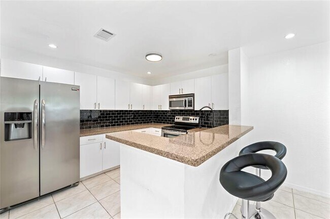 Building Photo - 7359 Cypress Dr