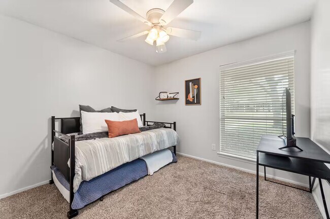 Building Photo - 2018 Sandy Trail