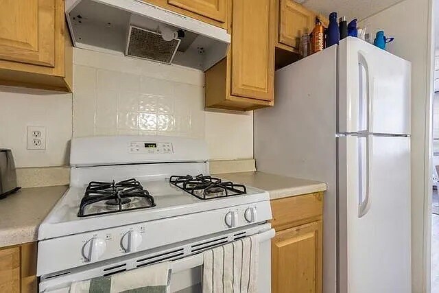 Building Photo - Room in Condo on Lavaca St