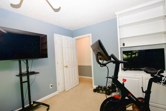 Building Photo - 806 Sumac Ln