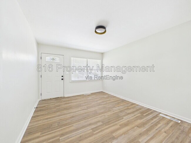 Building Photo - 5201 Alma St