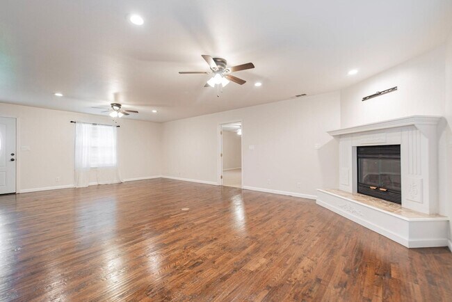Building Photo - 3642 FM1565