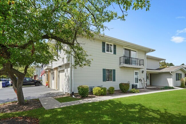 Building Photo - 1100 Stoughton Ct