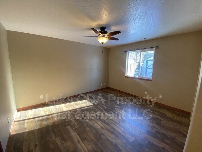 Building Photo - 8920 Torrey Ln