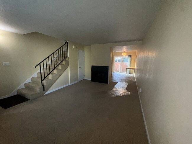 Building Photo - Charming Remodeled Townhome in Raleigh West - Prime Location w/ Garage & Private Patio