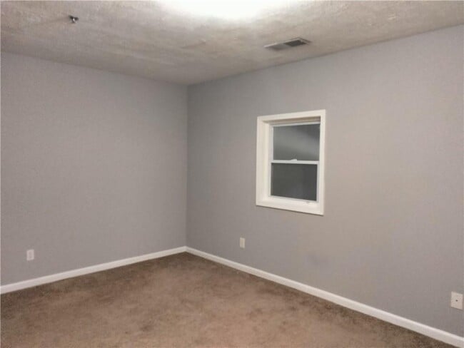 Building Photo - 3299 Hampton Green Way