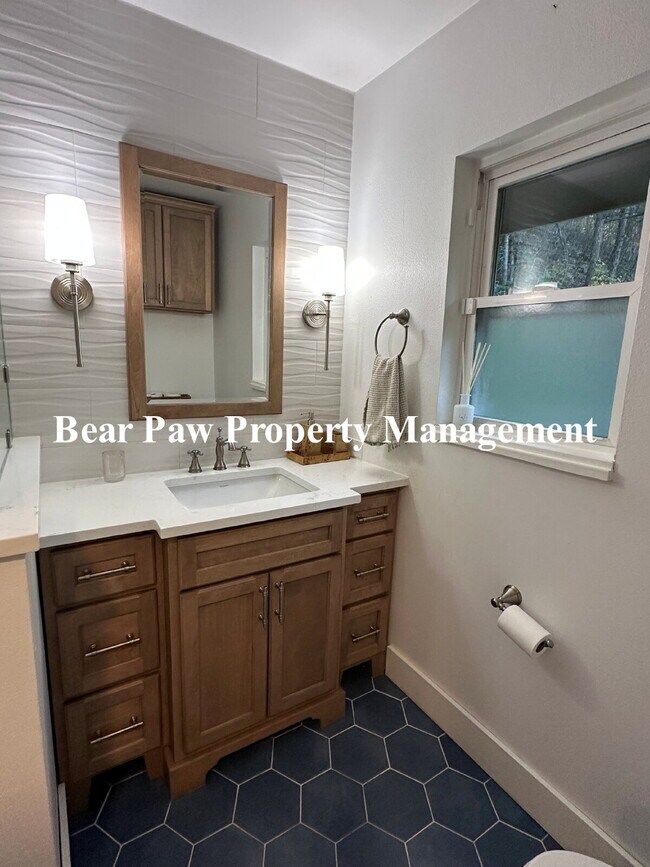 Building Photo - Cozy FURNISHED 2-Bed, 2-Bath Haven  on the...
