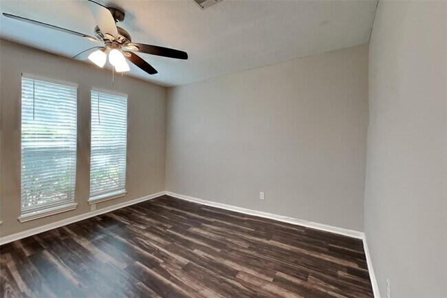 Building Photo - 15114 Stillcreek Dr