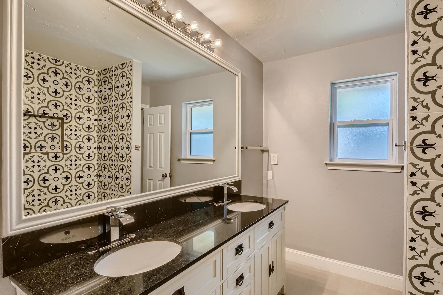 Building Photo - Welcoming single-story Plano home near Lib...