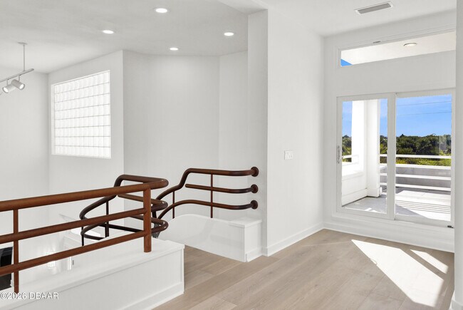 Building Photo - 435 Ocean Shore Blvd