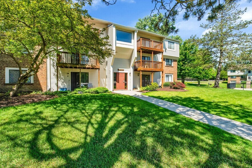 Building Photo - 30028 W 12 Mile Rd