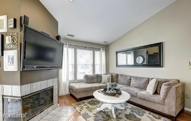 Building Photo - 3 br, 2 bath Condo - 7610 A Coachlight Lane,