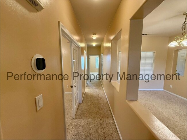 Building Photo - Stunning 4 Bed/2 Bath SW Bakersfield Home ...