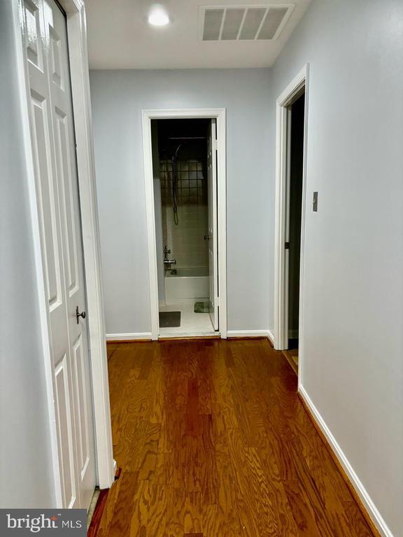 Building Photo - 6803 Wild Rose Ct