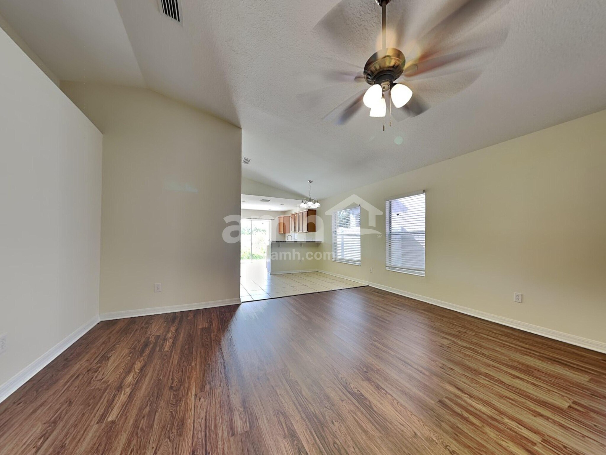 Building Photo - 8431 Deer Chase Dr