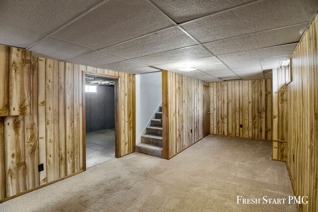 Building Photo - Bright & Spacious Family Home with Garage