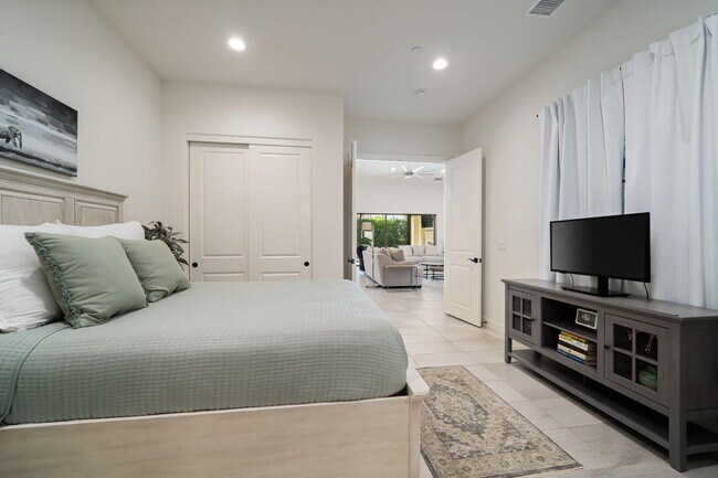 Building Photo - 81805 Four Seasons Pl