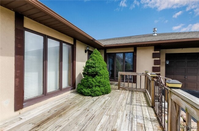 Building Photo - 9400 Wehrle Dr