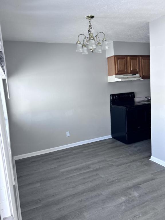 Building Photo - 911 W McKay Rd