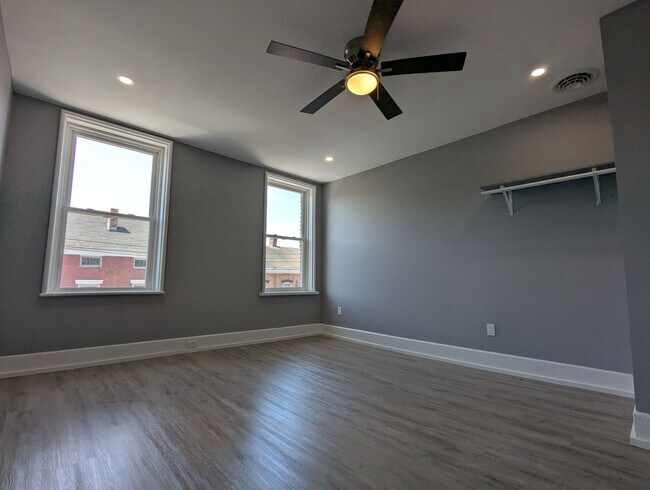 Building Photo - 9 Cataract St