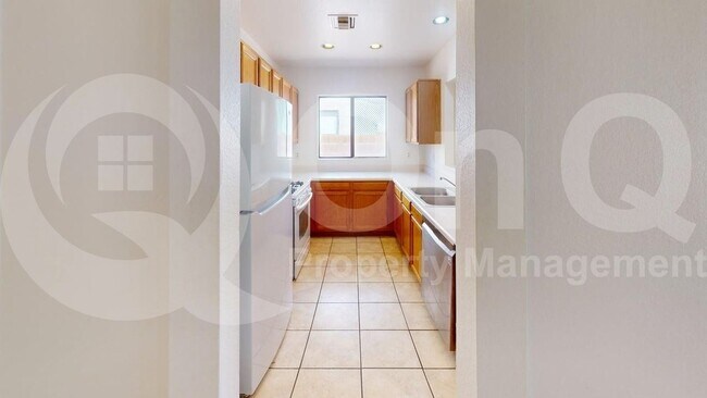Building Photo - 8488 N Winchester Creek Dr