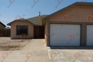 Building Photo - Perfect for roommates--2 bedroom 2 bathroo...
