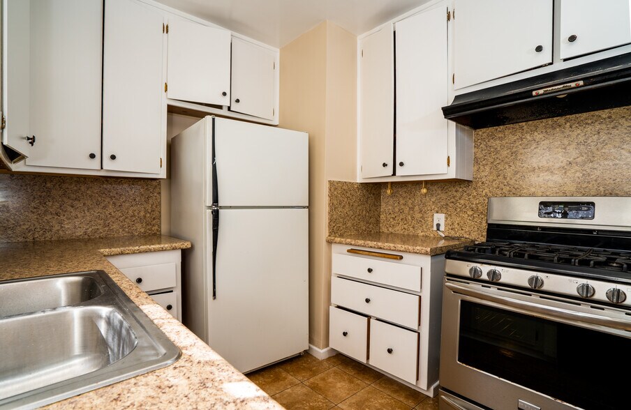 Kitchen - 2318 10th St