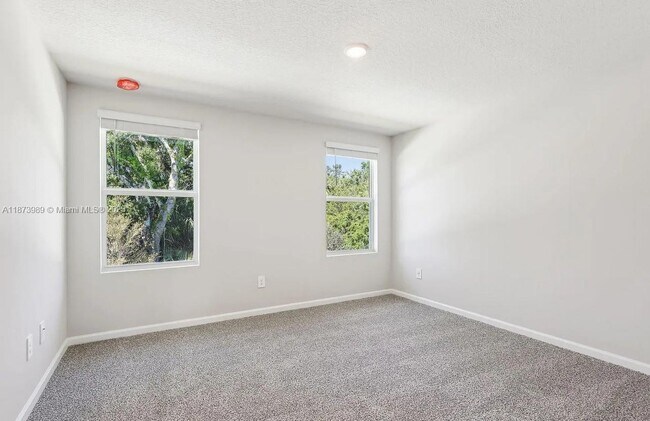 Building Photo - 478 Salisbury Cir