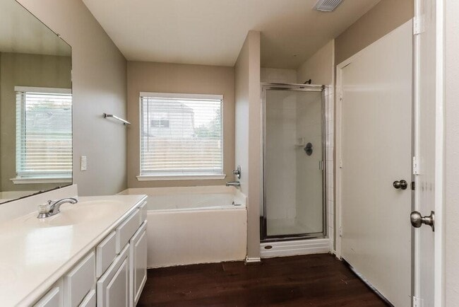 Building Photo - 12134 Carriage Oak Cir