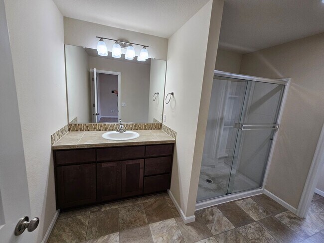 Building Photo - 5743 Karen Lynn Loop S