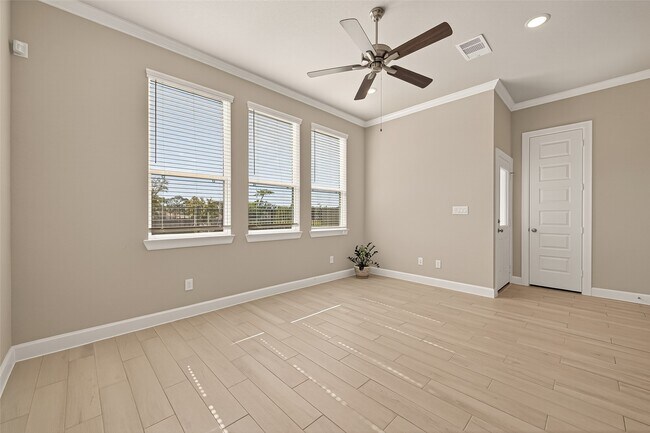 Building Photo - 3223 Cedar Dawn Ln