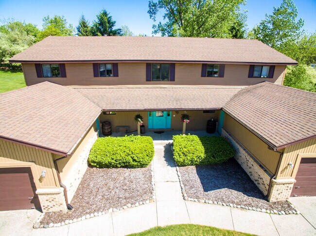 Building Photo - 6542 Bella Vista Dr NE