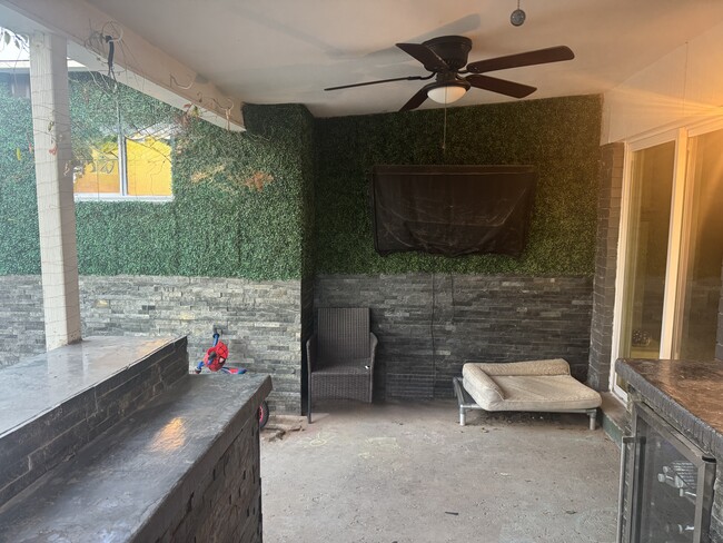 Building Photo - 6437 Dawn Dr