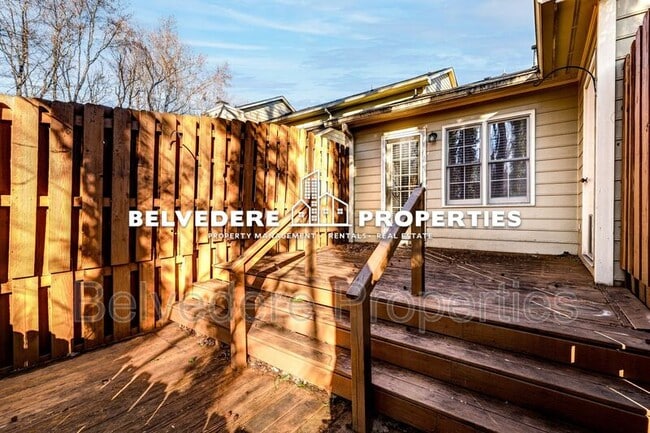 Building Photo - 19-A Park Village Ln