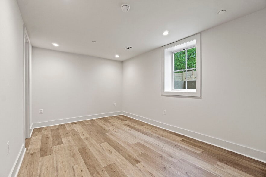 Bedroom - 2753 Macomb St NW