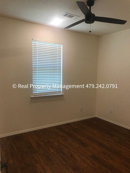 Building Photo - 101 Countryside Wy