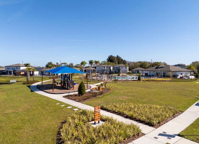 Building Photo - "Charming 3-Bed Townhouse in St. Cloud with Spacious 1,560 Sq Ft Layout and Modern Comforts!"