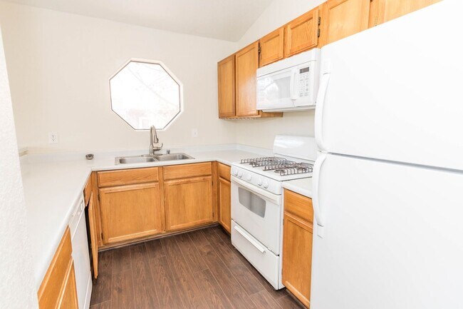 Building Photo - Now Available for Rent 2 Bedroom at Vizcaya