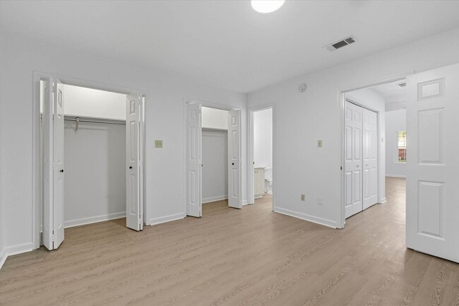 Building Photo - 419 Williams St