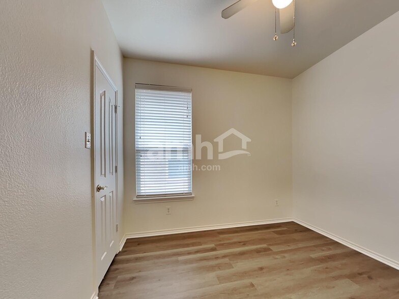 Building Photo - 10608 Cloisters Dr